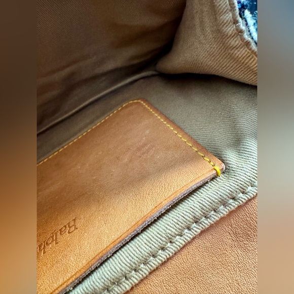 Vintage 1980’s Ralph Lauren purse. Carpet tapestry w leather inside lining flap. - Picture 7 of 8